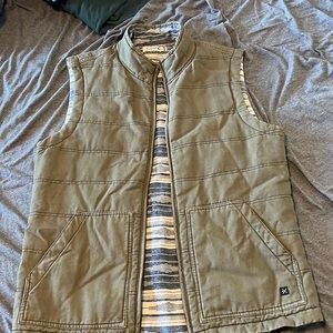 Men’s army green vest large